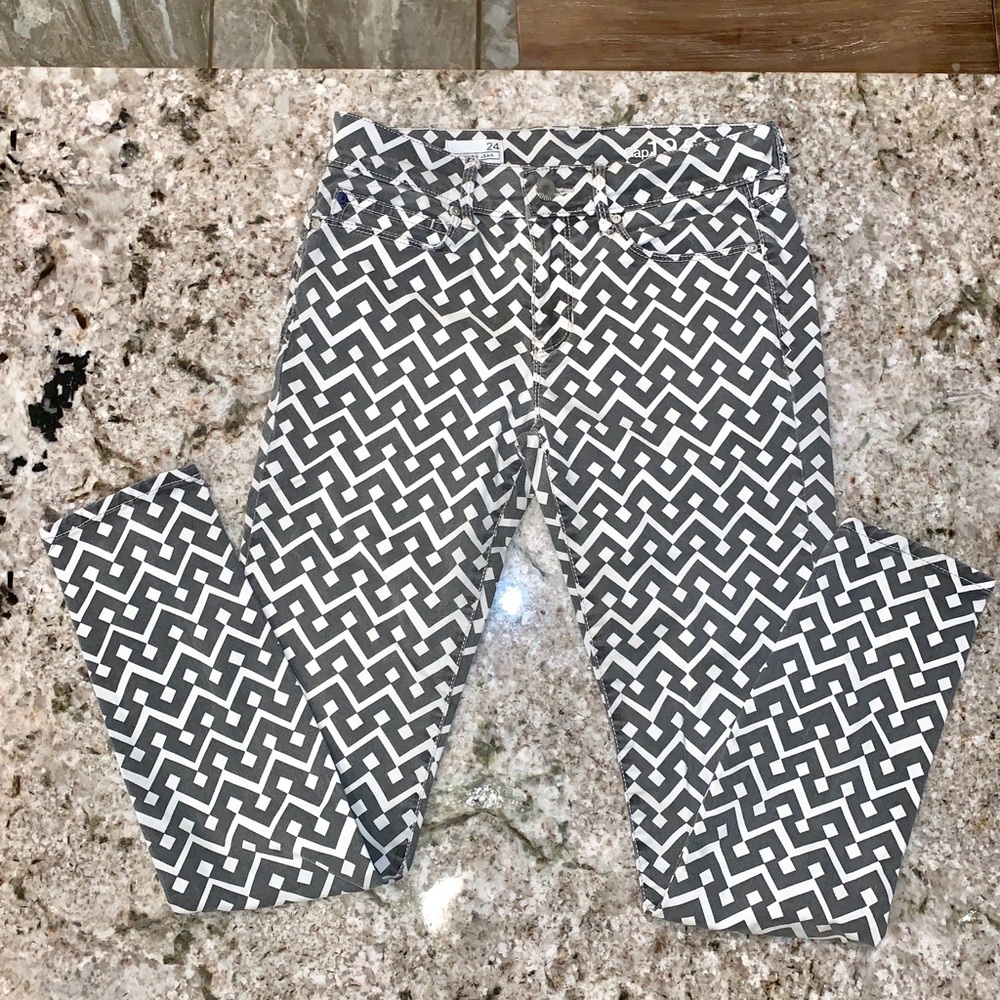 Gap 1969 Legging Jeans with Black White Zigzag